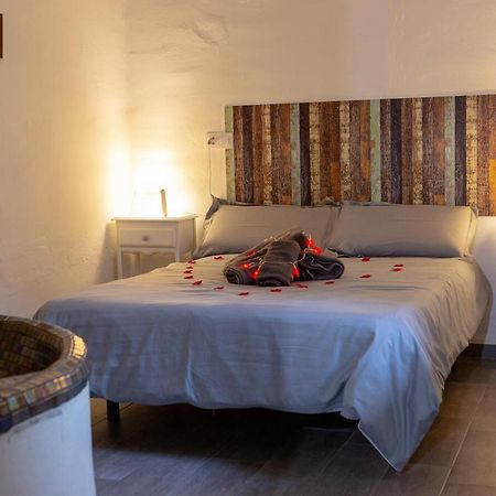 Fortress Jacuzzi Suites Xativa Ngoại thất bức ảnh