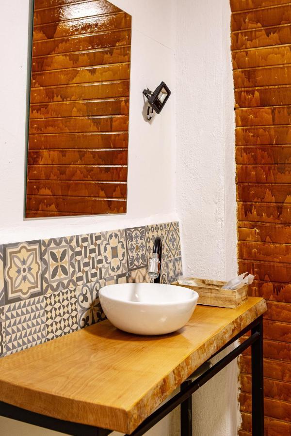 Fortress Jacuzzi Suites Xativa Ngoại thất bức ảnh