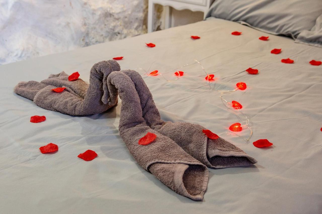 Fortress Jacuzzi Suites Xativa Ngoại thất bức ảnh