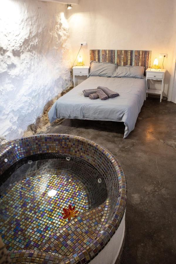 Fortress Jacuzzi Suites Xativa Ngoại thất bức ảnh