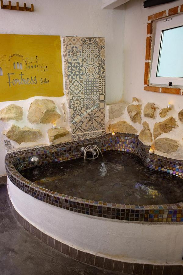 Fortress Jacuzzi Suites Xativa Ngoại thất bức ảnh