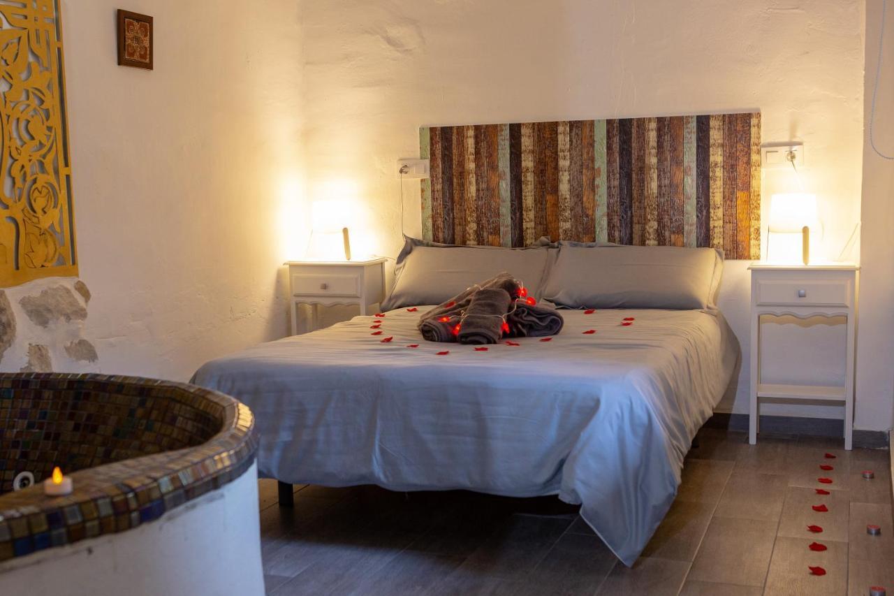 Fortress Jacuzzi Suites Xativa Ngoại thất bức ảnh