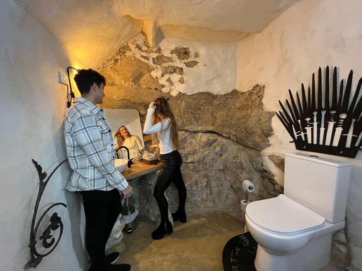 Fortress Jacuzzi Suites Xativa Ngoại thất bức ảnh